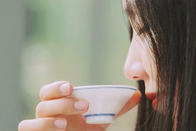 春分,穿着汉服去赏花 春分,小姐姐穿着汉服去赏花-长沙SEO霜天