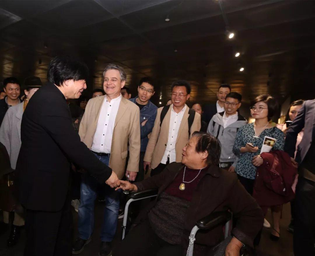 春意正浓,法国总领事走进了李自健美术馆...... 春意正浓,法国总领事走进了李自健美术馆……-长沙SEO霜天