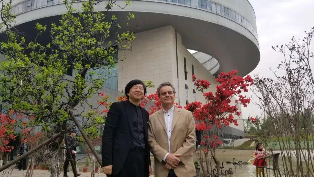春意正浓,法国总领事走进了李自健美术馆...... 春意正浓,法国总领事走进了李自健美术馆……-长沙SEO霜天